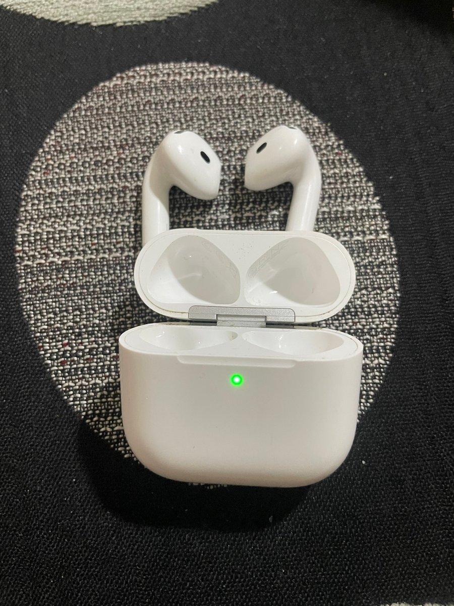 AirPods 4 tres bon état