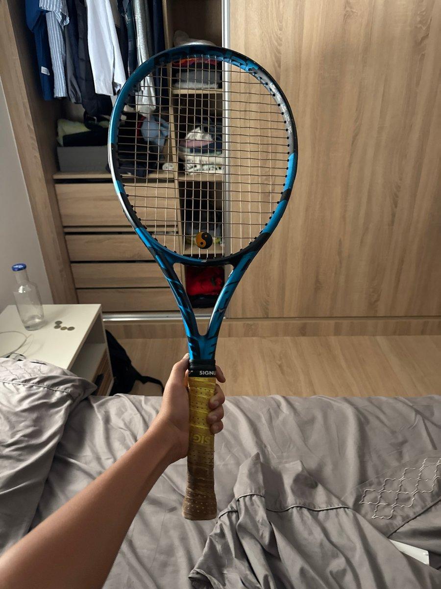 Raquette de tennis en fibre de carbone