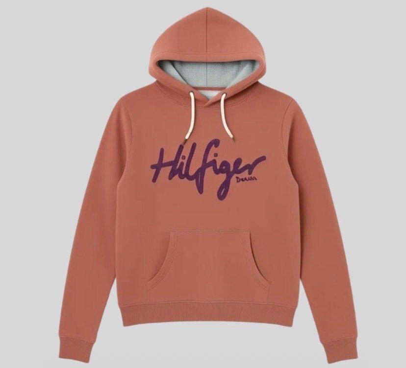 هودي Tommy Hilfiger Denim أصلي – لون قرميدي – مقاس M – حالة جيدة -200dh🚨