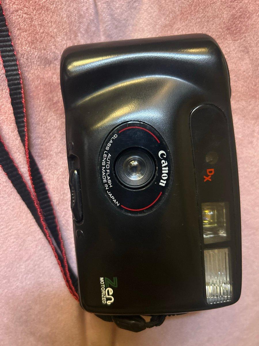 Appareil photo vintage Canon Zen Motorized 35mm argentique